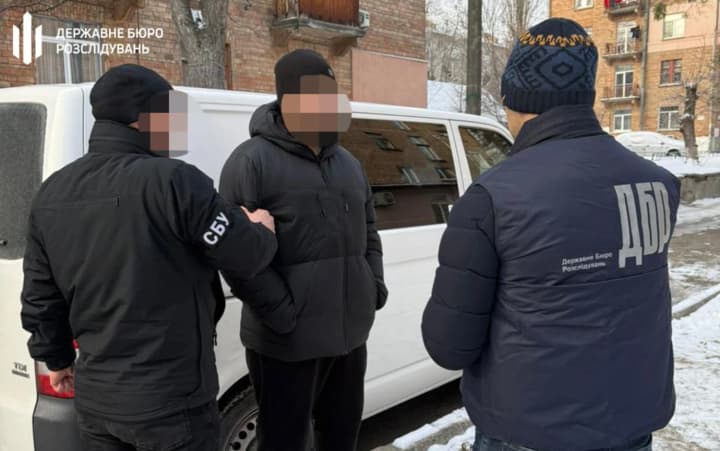 you-wont-solve-it-without-me-a-law-enforcement-officer-was-detained-in-volyn-for-extorting-uah-200000-from-a-serviceman