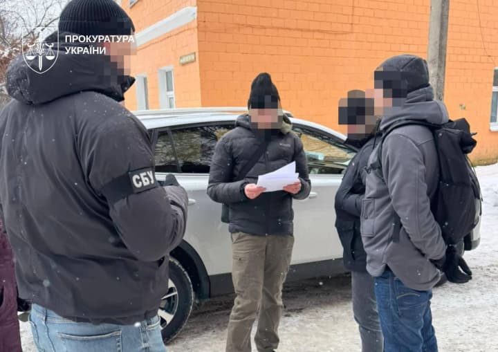 koruptsiinyi-mekhanizm-u-podatkovii-chernihivshchyny-povidomleno-pro-pidozru-dvom-kerivnykam-i-holovnomu-inspektoru