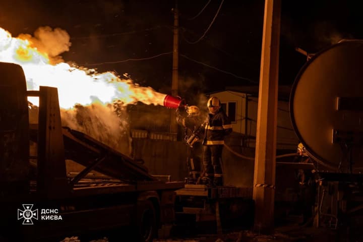 we-cannot-delay-with-air-defense-we-cannot-close-our-eyes-to-these-strikes-zelenskyy-reacted-to-russias-attack-with-over-370-drones-and-21-missiles