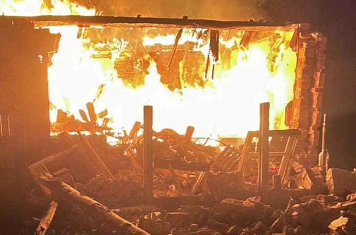 ataka-na-sumshchynu-chetvero-poranenykh-sered-nykh-dvoie-ditei