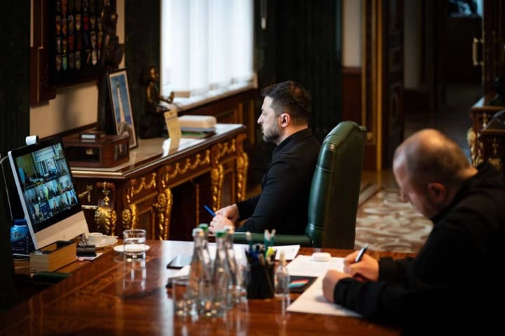 v-odesi-voroh-byv-bilia-pryvoza-u-kyievi-bez-tepla-dosi-926-budynkiv-zelenskyi-proviv-selektor-po-sytuatsii-v-oblastiakh