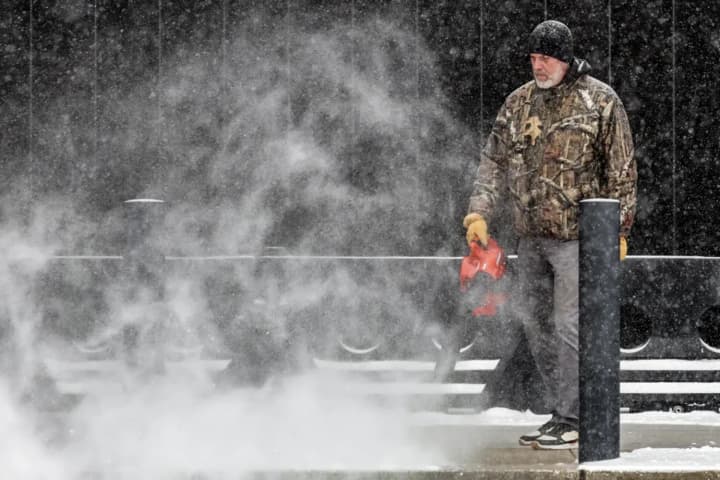 ekstremalne-pokholodannia-v-ssha-suprovodzhuietsia-ridkisnym-yavyshchem-moroznymy-zemletrsamy-shcho-tse-take