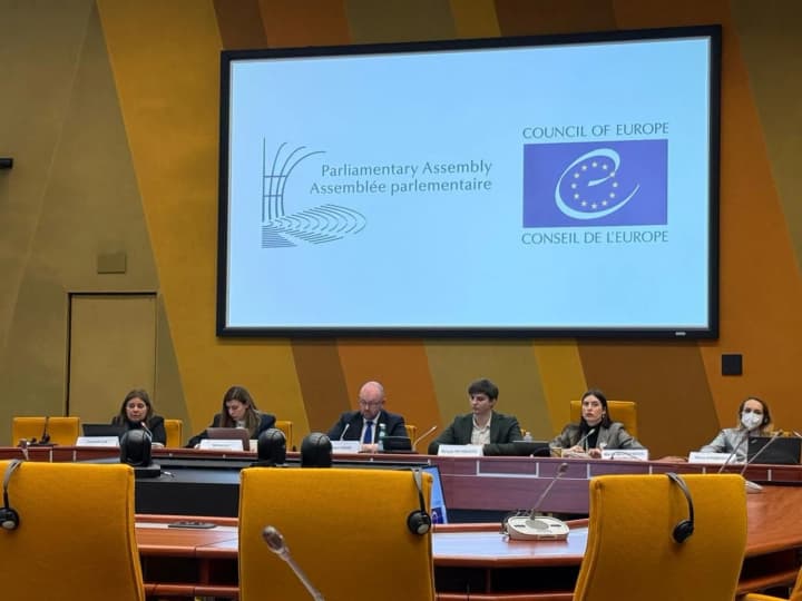 rosiia-navmysno-peretvoriuie-okupovani-terytorii-ukrainy-na-zony-bezzakonnia-miniust-u-parie