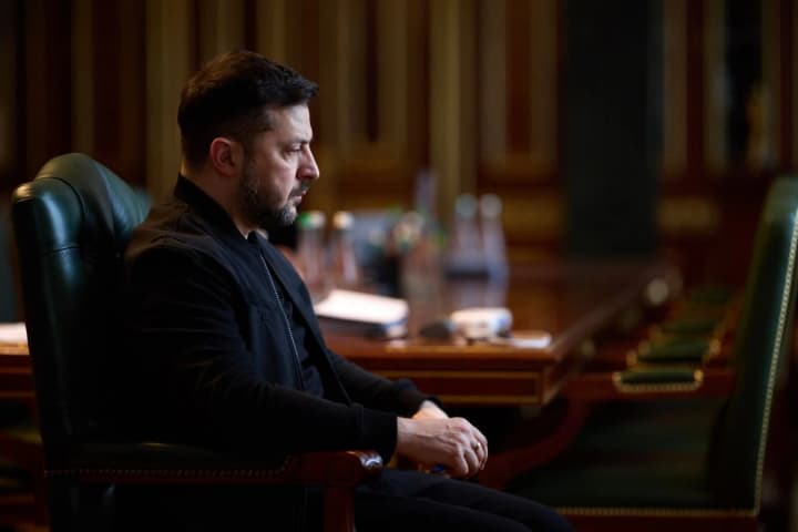 zelenskyi-rozkryv-sytuatsiiu-zi-svitlom-i-teplom-po-oblastiakh-pislia-novykh-udariv-rf-kyivshchyna-maie-znachni-vidkliuchennia