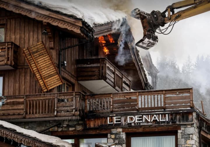 massive-fire-breaks-out-in-an-elite-hotel-in-courchevel-france