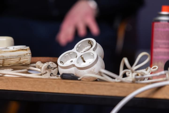 troiniki-paverbanki-gazovie-balloni-gschs-predupredila-o-samikh-opasnikh-priborakh-vo-vremya-blekautov