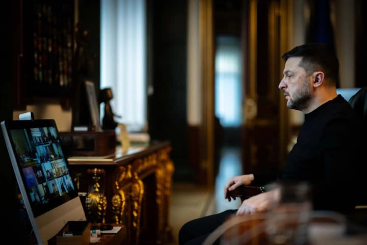 zelenskyi-bez-udariv-po-enerhetytsi-vnochi-ale-rosiia-pereoriientuvala-ataky-na-lohistyku-poshkodyla-sklady-amerykanskoi-kompanii