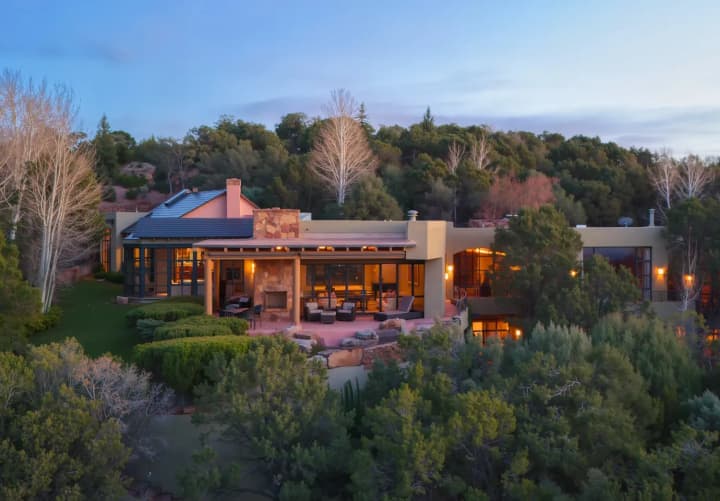 maietok-aktora-dzhyna-hekmana-vystavyly-na-prodazh-maizhe-cherez-rik-pislia-yoho-smerti