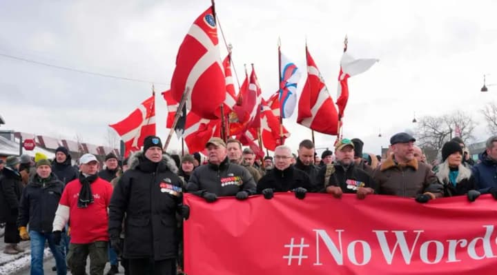 veterany-danii-vyishly-na-movchaznyi-marsh-protestu-proty-zaiav-donalda-trampa