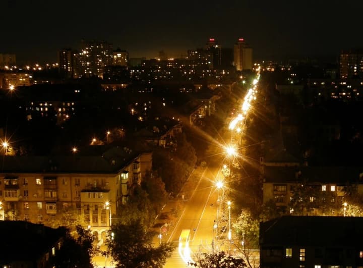 u-kyievi-postupovo-vidnovliuiut-vodo-ta-teplopostachannia-pislia-avarii-v-enerhosystemi-mer