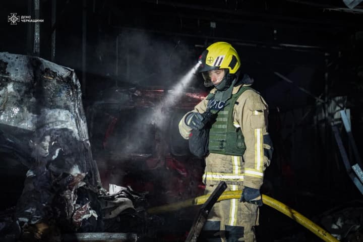 cherkassi-i-oblast-podverglis-massirovannoi-atake-rf-dronami-chetvero-postradavshikh