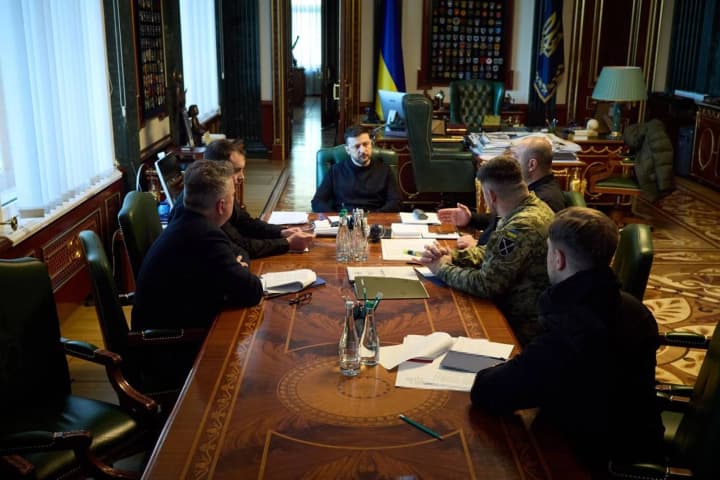 vvazhaiemo-shcho-dvostoronnii-dokument-shchodo-harantii-bezpeky-zi-ssha-hotovyi-zelenskyi