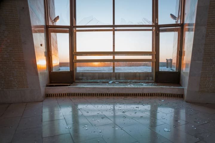 rossiyane-povredili-zal-slavi-muzeya-u-podnozhiya-rodini-materi-ministr