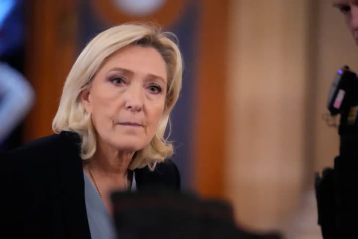 french-prosecutors-demand-marine-le-pen-be-banned-from-elections-for-five-years