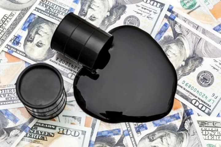 rosiia-znyzhuie-tsiny-na-naftu-dlia-kytaiu-shchob-zaluchyty-pokuptsiv-reuters