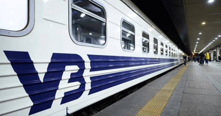 ukrzaliznytsia-zaprovadzhuie-dynamichni-tsiny-na-liuks-kvytky-ta-novi-pravyla-povernennia-koshtiv