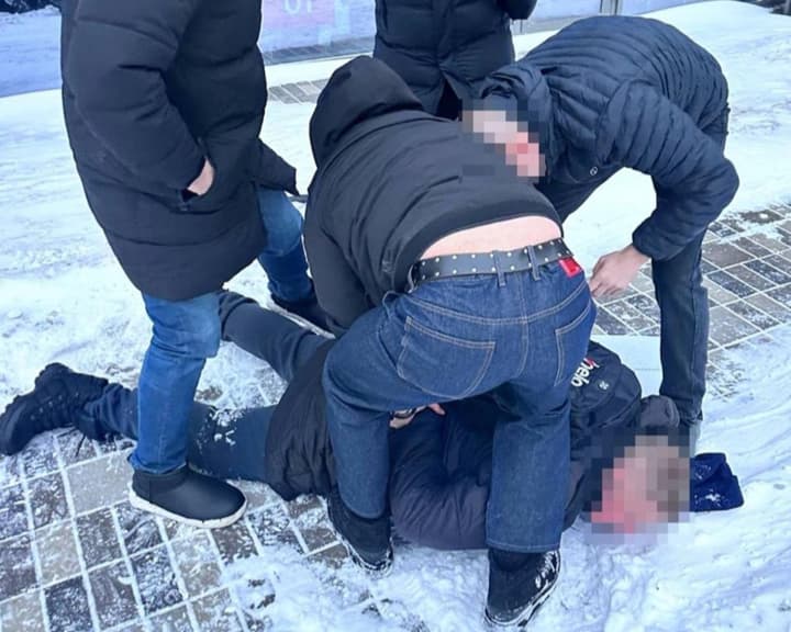 henprokuror-kravchenko-dyrektor-kp-u-kyievi-zatrymanyi-za-vymahannia-12-mln-hrn-za-pidpys-kontraktu-z-peremozhtsem-tenderu