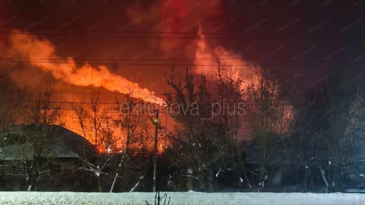v-rossiiskoi-tveri-progremeli-vzrivi-gorit-khimzavod-smi