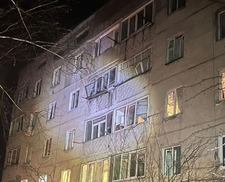 rosiiskyi-dron-atakuvav-chuhuiv-poshkodzheno-budynky-poraneno-liudynu