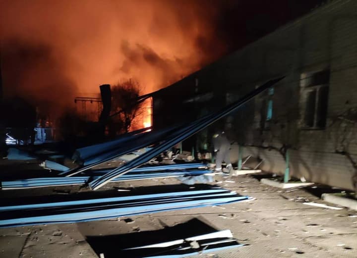 rosiiany-vnochi-atakuvaly-enerhoobiekty-odeshchyny-u-trokh-hromadakh-chastkovo-znyklo-svitlo-ova