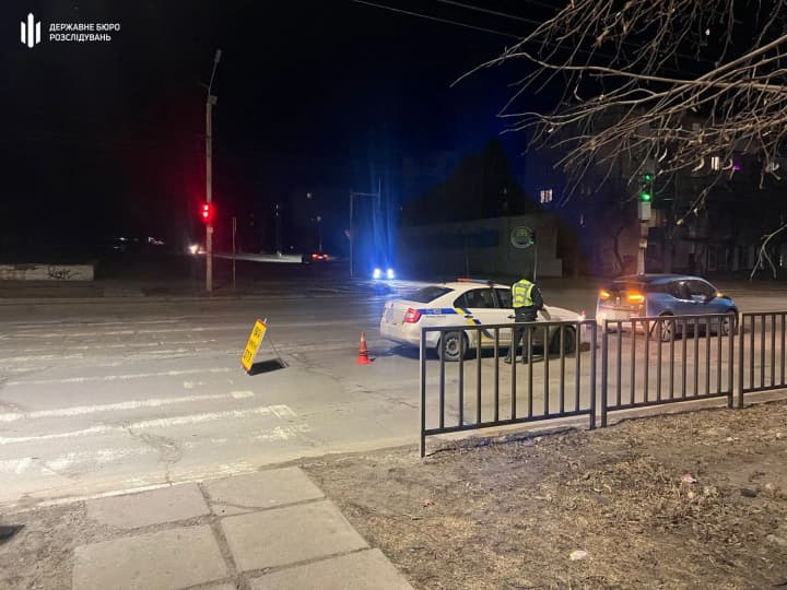 u-kryvomu-rozi-stalasia-dtp-za-uchastiu-suddi-vodiika-na-bmw-zbyla-11-richnoho-khlopchyka-na-perekhodi