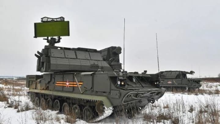 sili-bespilotnikh-sistem-porazili-dva-zenitnikh-raketnikh-kompleksa-tor-m2