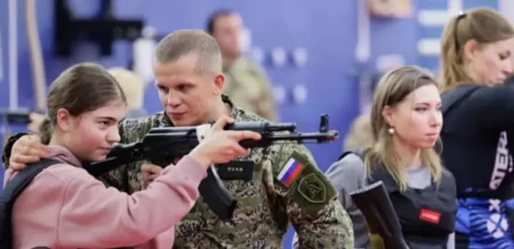 rosiiany-hotuiut-ditei-na-tot-terytoriiakh-do-viiny-pid-vyhliadom-navchannia