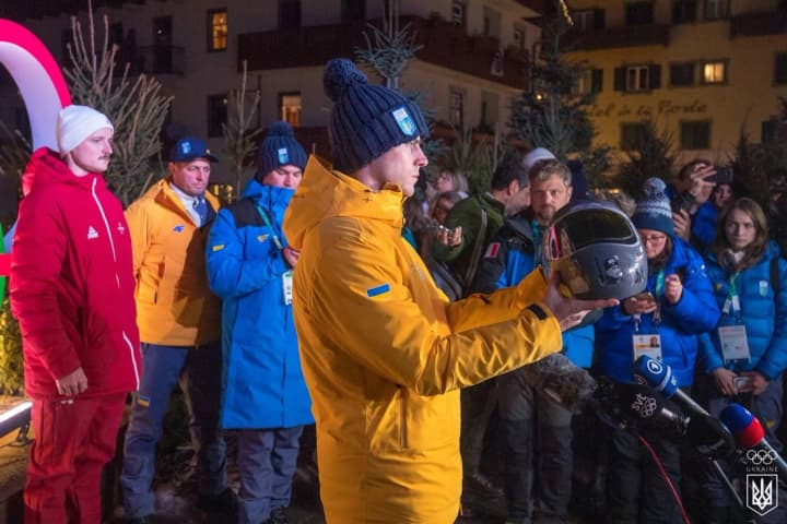 heraskevych-zaiavyv-shcho-vystupyt-na-olimpiadi-2026-tilky-u-sholomi-pamiati-popry-zahrozu-dyskvalifikatsii