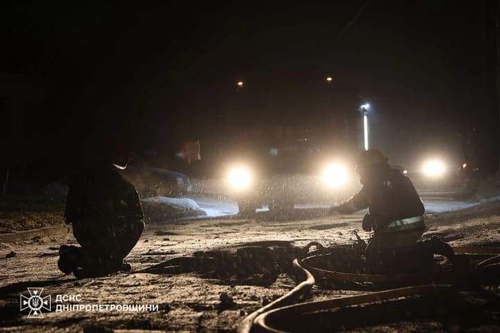 chetvero-ranenikh-v-dnepre-iz-za-ataki-rf-raketami-i-dronami-mladenets-v-bolnitse