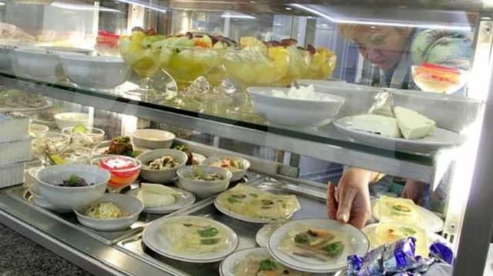 u-yidalni-vr-pochalysia-perevirky-pislia-pidozr-pro-otruiennia-nardepiv