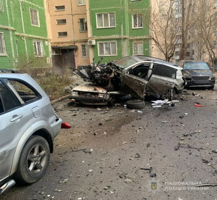 v-odesi-vybukhnuv-avtomobil-toyota-ye-postrazhdalyi