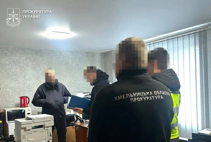 leadership-of-the-state-emergency-service-unit-received-suspicions-for-unsuitable-special-suits-for-rescuers-worth-uah-14-million