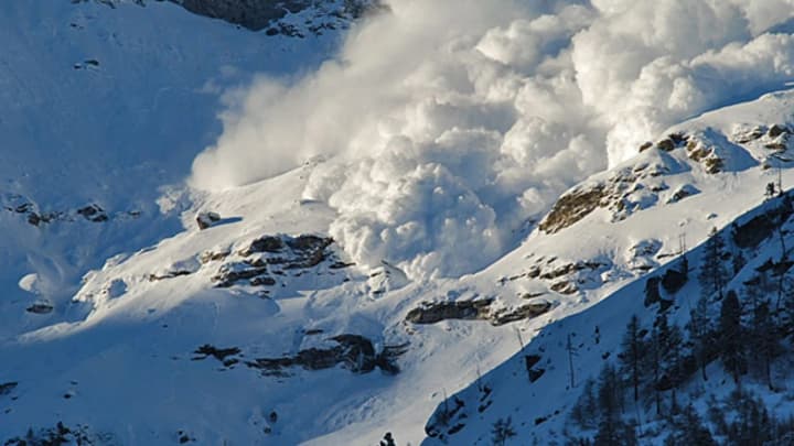 avalanche-warning-declared-in-prykarpattia-ses