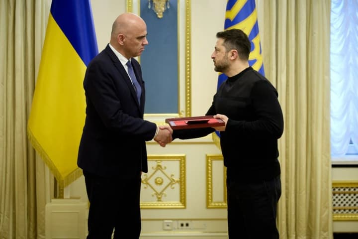 zelenskyi-vidznachyv-henseka-rady-yevropy-ordenom-i-stupenia