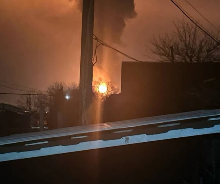 in-the-krasnodar-krai-a-fire-broke-out-at-the-ilsky-oil-refinery-after-a-uav-attack