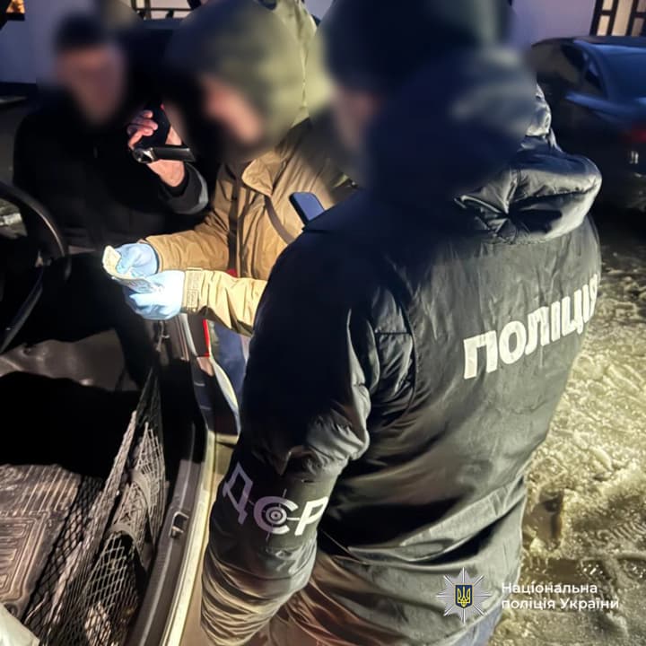 na-volyni-zatrymaly-dvokh-posadovtsiv-ttsk-yaki-za-hroshi-vyrishuvaly-pytannia-viiskovoho-obliku