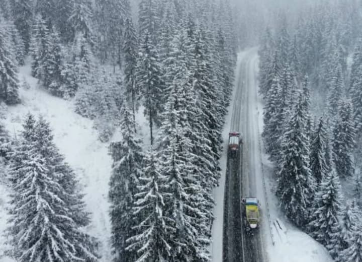 rukh-na-dvokh-trasakh-obmezheno-na-tli-nehody-dorozhnyky