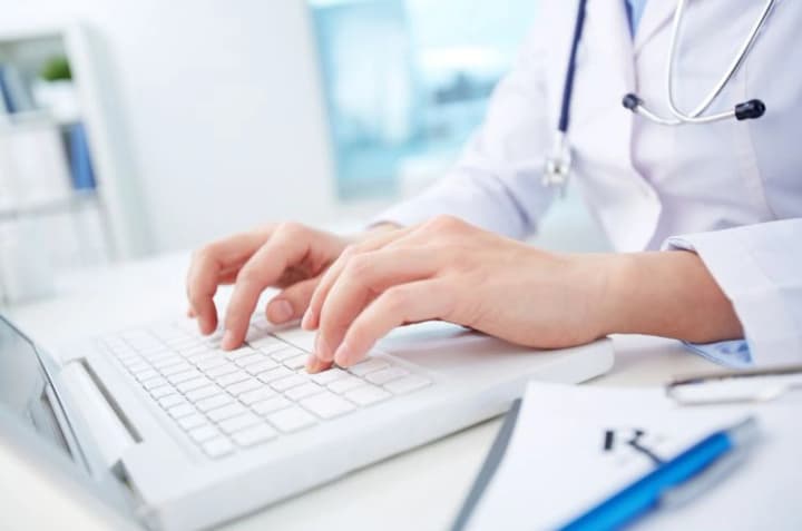 v-ukraini-zapratsiuvav-kabinet-patsiienta-chomu-tse-zruchno