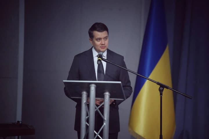 budynok-dmytra-razumkova-poshkodzheno-vnaslidok-ataky-rf-na-kyivshchynu-22-liutoho