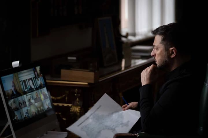 pislia-masovanoho-nichnoho-udaru-rf-zakhyst-neba-v-rehionakh-bude-posyleno-zelenskyi