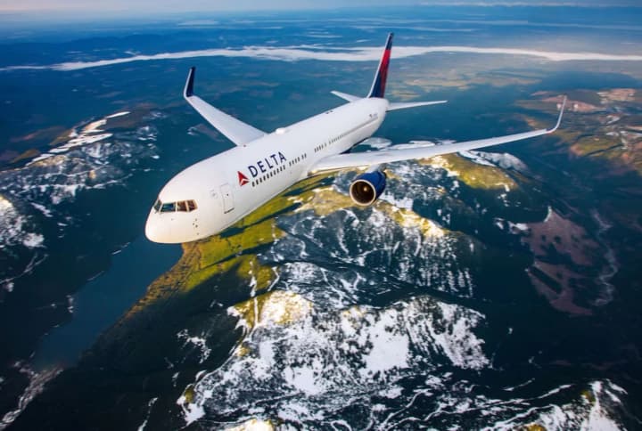 airlines-prepare-to-suspend-flights-in-new-york-and-boston-due-to-approaching-powerful-blizzard