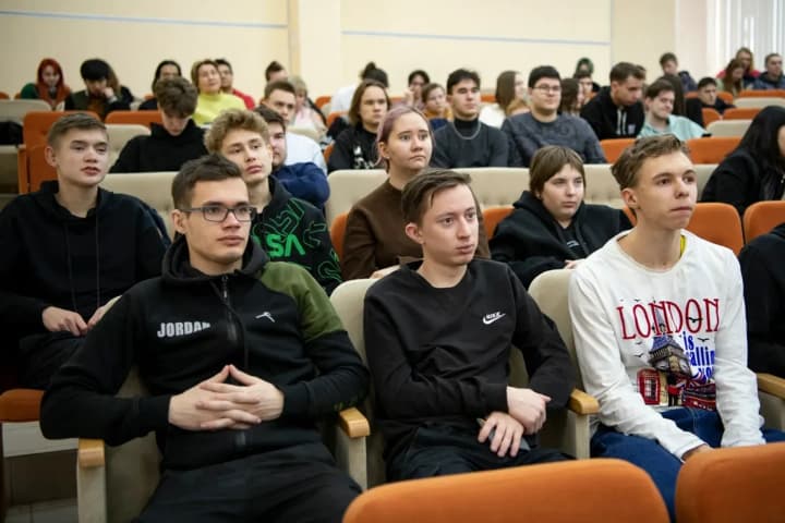 verbovka-vmesto-obrazovaniya-minoboroni-rf-massovo-privlekaet-studentov-na-voinu-protiv-ukraini