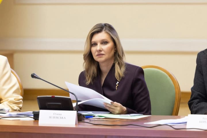 standart-bezbarernogo-yazika-poyavitsya-v-ukraine-zelenskaya