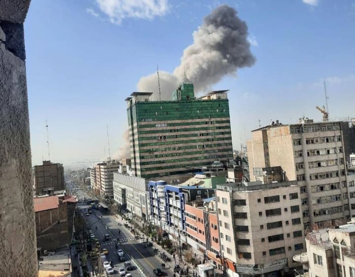 v-tegerane-progremeli-vzrivi-izrail-obyavil-chrezvichainoe-polozhenie