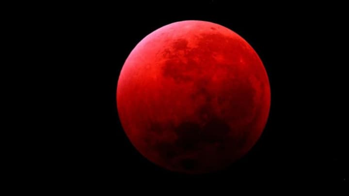 kryvavyi-misiats-persha-velyka-astronomichna-podiia-2026-roku