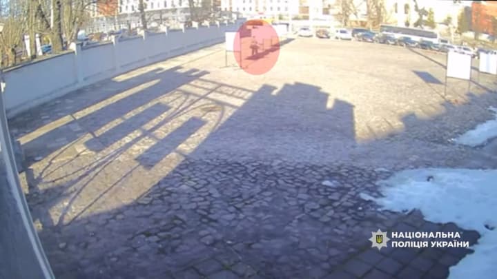 woman-in-lviv-damaged-lamps-at-an-exhibition-with-portraits-of-fallen-prisoners-of-war-she-was-found-police