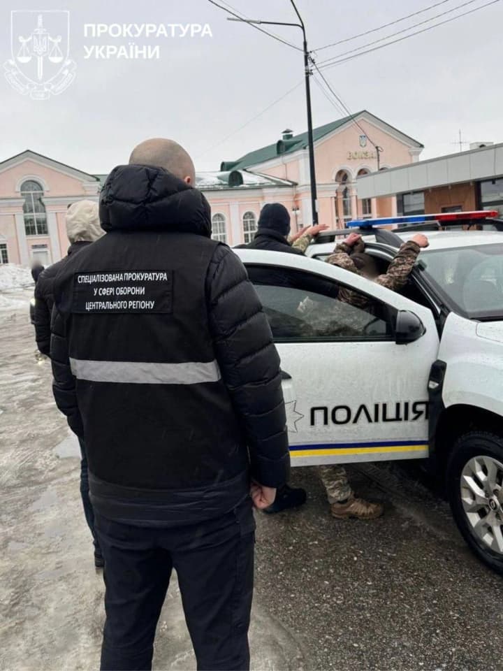 na-kievshchine-zaderzhali-nachalnika-otdela-ttsk-i-sp-za-vimogatelstvo-dollar4-000