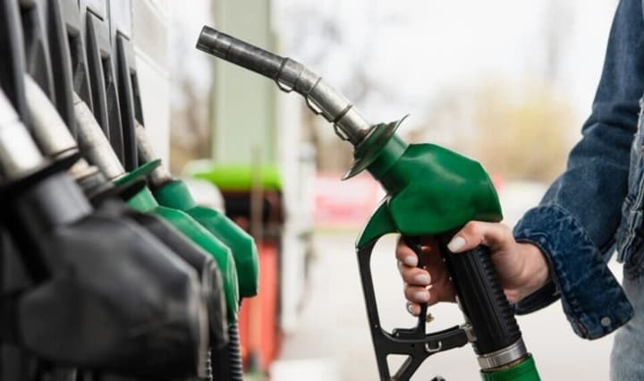 antimonopolnii-komitet-nachal-proverki-azs-na-kotorikh-rezko-virosli-tseni-na-toplivo