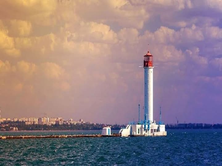 vrag-povtorno-atakoval-odesskuyu-oblast-povrezhdena-transportnaya-infrastruktura-i-doma-ova