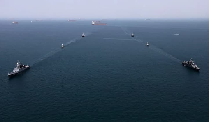 komanduvach-vms-kvir-vysunuv-ultymatum-trampu-ta-zaboronyv-nablyzhatysia-do-iranskykh-berehiv